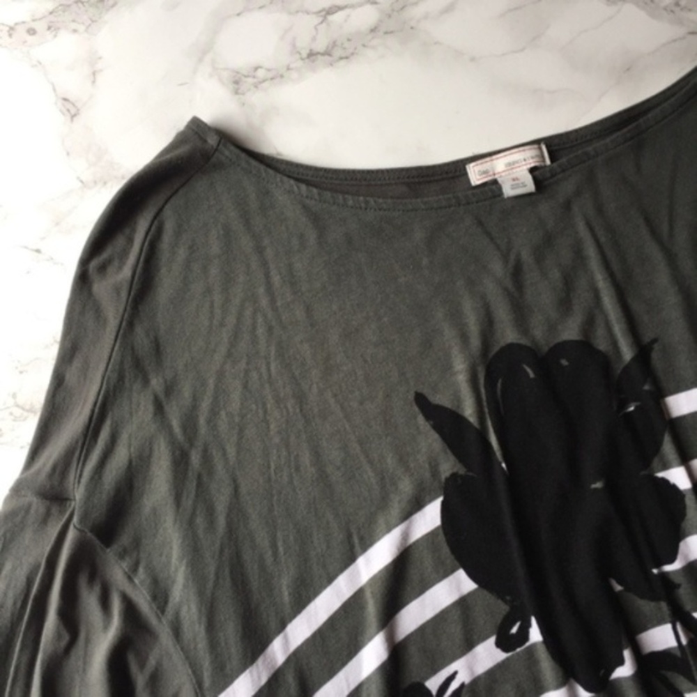 Gap Gray Flower Three Quarter Sleeve T-Shirt